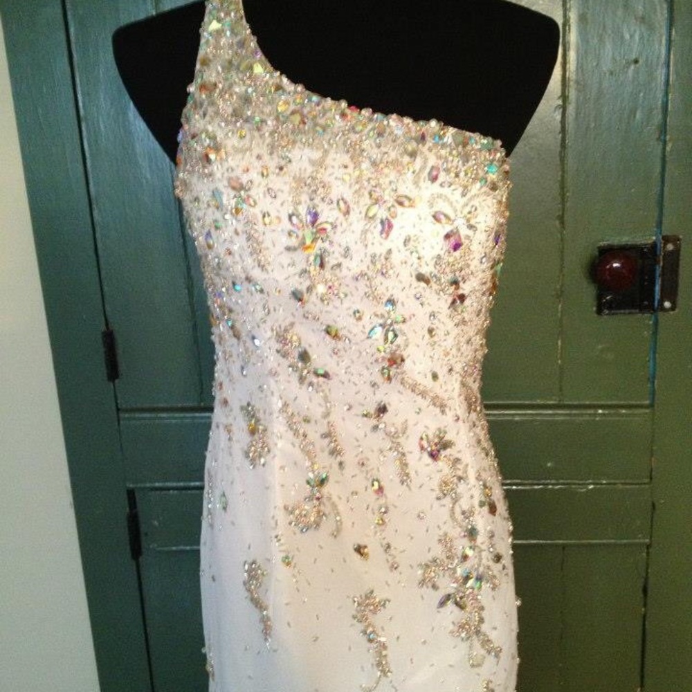 La Femme white gown worn once size 8